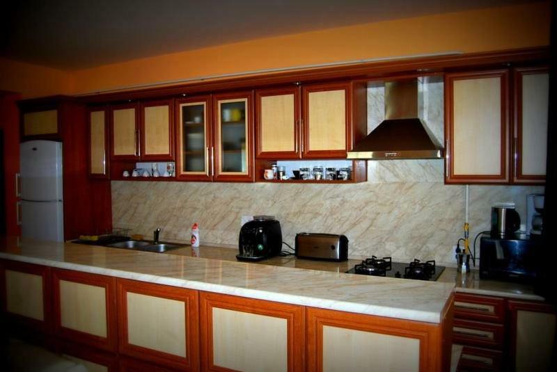 Viktor Vendeghaz Es Apartmanhaz Baktaloranthaza エクステリア 写真
